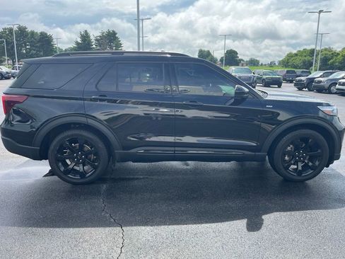 Used 2023 Ford Explorer ST-Line RWD image 3