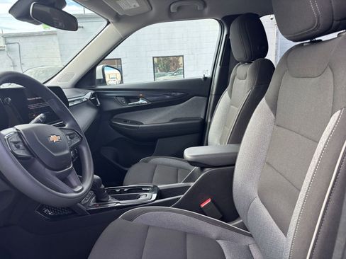 Used 2025 Chevrolet TrailBlazer LT image 24