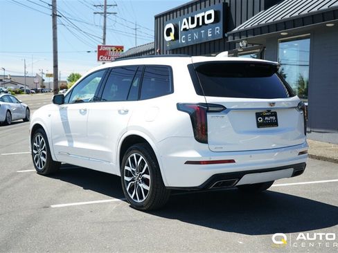 Used 2024 Cadillac XT6 Sport w/ Technology Package AWD/4WD image 6