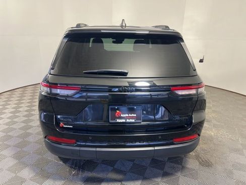 Certified 2023 Jeep Grand Cherokee Limited w/ Black Appearance Package image 7