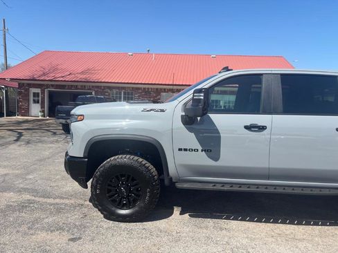 Used 2024 Chevrolet Silverado 2500 ZR2 w/ LPO, Dark Essentials Package image 3