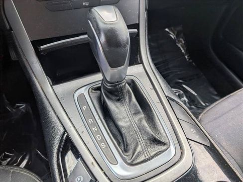 Used 2017 Ford Edge SE FWD image 12