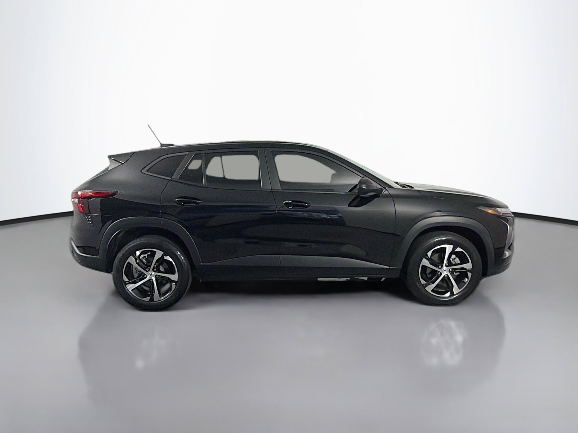 Used 2024 Chevrolet Trax RS FWD image 2