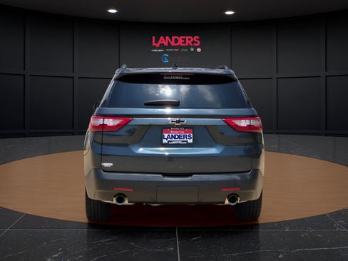 Used 2021 Chevrolet Traverse RS FWD image 3