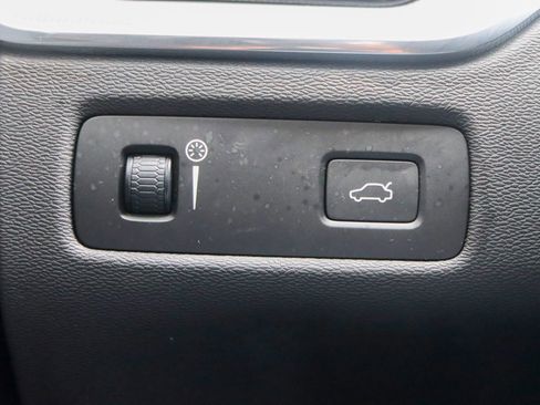 Used 2018 Volvo XC60 T5 R-Design w/ Convenience Package image 31