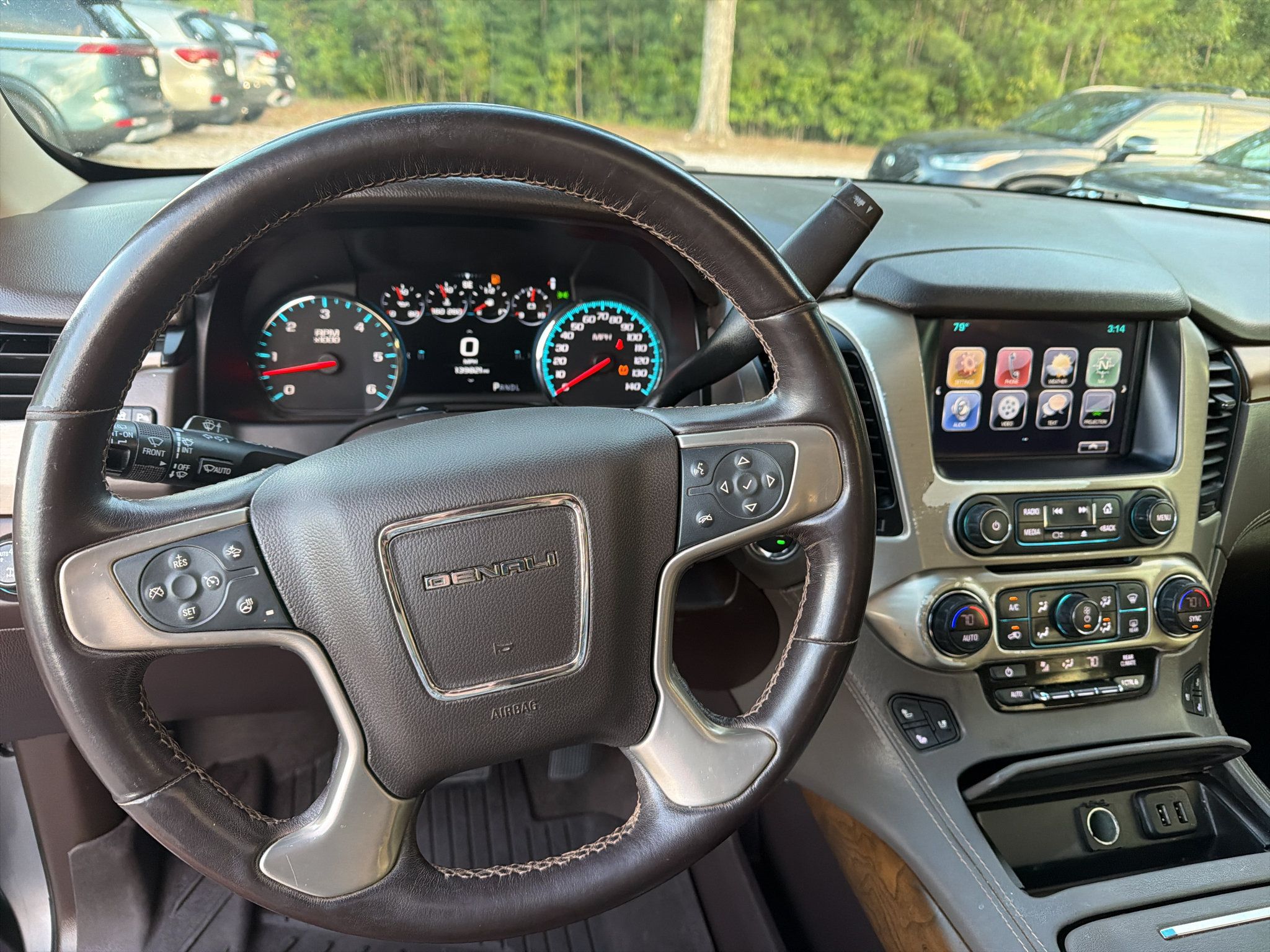 Used 2020 GMC Yukon Denali w/ Denali Ultimate Package AWD/4WD image 17