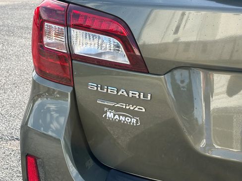 Used 2017 Subaru Outback 3.6R Touring AWD/4WD image 39