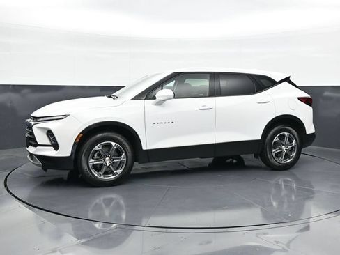 Used 2025 Chevrolet Blazer LT FWD image 6