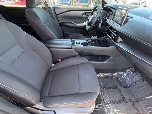 Used 2024 Nissan Rogue S AWD/4WD image 14