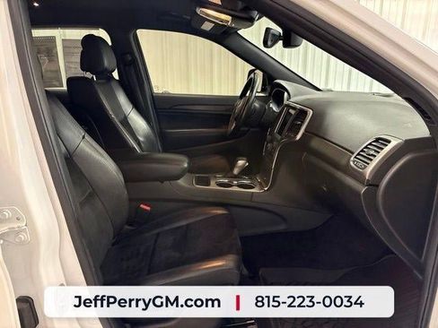 Used 2018 Jeep Grand Cherokee Altitude AWD/4WD image 17