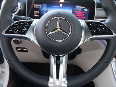 Used 2026 Mercedes-Benz GLC 300 image 16