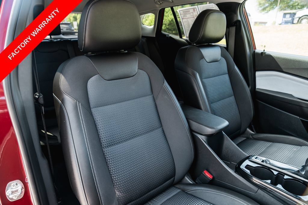Used 2025 Chevrolet Trax LT FWD image 28