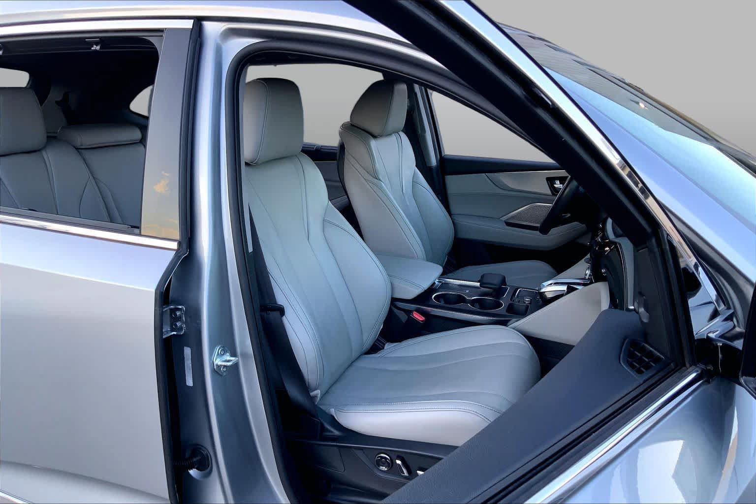 Used 2024 Acura MDX w/ Technology Package FWD image 9