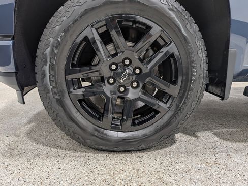 Used 2021 Chevrolet Silverado 1500 Custom w/ LPO, Blackout Package image 11