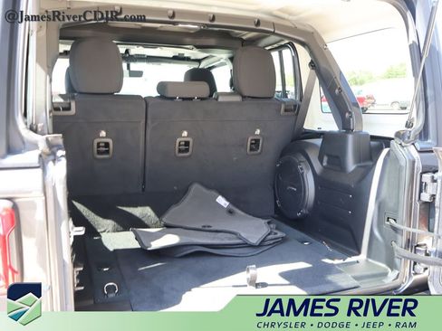 Used 2023 Jeep Wrangler Unlimited Rubicon 4xe AWD/4WD image 15