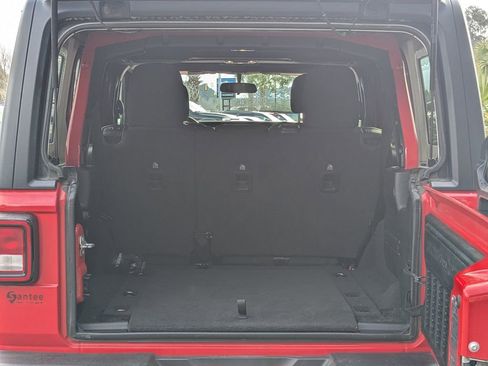 Used 2021 Jeep Wrangler Unlimited Sahara image 13