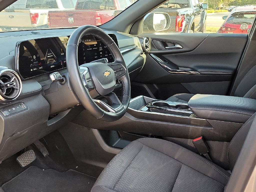 Used 2025 Chevrolet Equinox LT AWD/4WD image 15