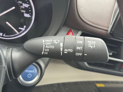 Used 2023 Toyota Sienna Platinum image 21