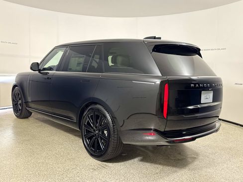 New 2027 Land Rover Range Rover Long Wheelbase SE AWD/4WD image 3