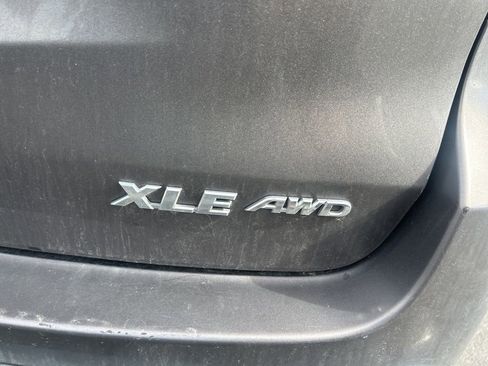 Used 2018 Toyota Highlander XLE AWD/4WD image 14