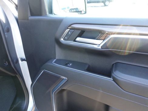 Used 2024 Chevrolet Silverado 1500 LT image 33