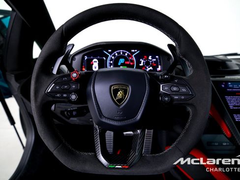 Used 2025 Lamborghini Revuelto AWD/4WD image 15