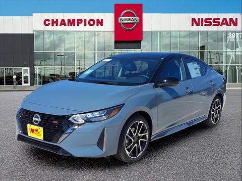 New 2025 Nissan Sentra SR image 2