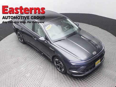 Used 2024 Hyundai Sonata SEL w/ Convenience Package FWD image 3