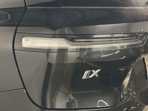 Used 2024 BMW iX xDrive50 w/ Premium Package AWD/4WD image 8