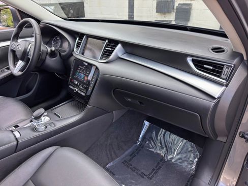 Used 2020 INFINITI QX50 Luxe w/ Navigation Package FWD image 14