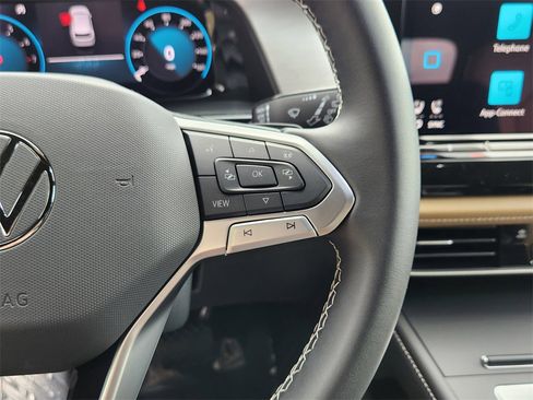 New 2026 Volkswagen Atlas Cross Sport SE image 9