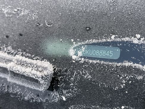 Used 2019 Hyundai Elantra GT image 3