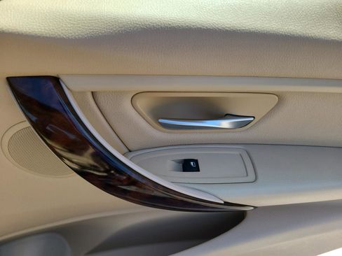 Used 2014 BMW 320i Sedan image 21