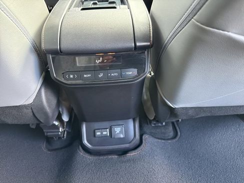 Used 2022 Toyota Highlander Bronze Edition image 31