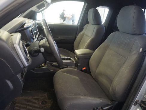 Used 2019 Toyota Tacoma TRD Sport AWD/4WD image 14