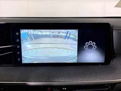 Certified 2025 Nissan Kicks SV image 30