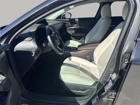 Used 2025 MAZDA CX-30 AWD 2.5 S w/ Premium Package image 9