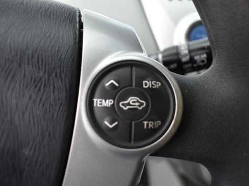 Used 2012 Toyota Prius V Five FWD image 15
