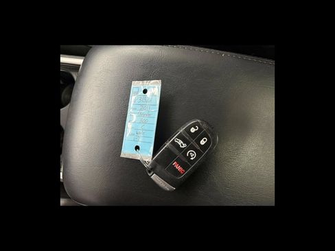 Used 2011 Chrysler 300 C RWD image 27