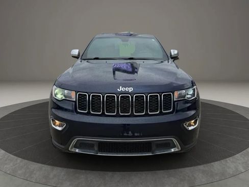 Used 2018 Jeep Grand Cherokee Limited AWD/4WD image 2
