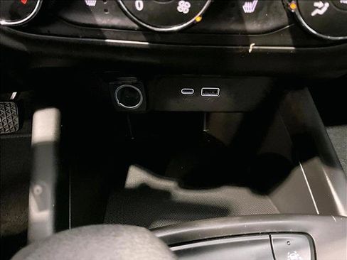 Used 2024 Chevrolet Trax RS FWD image 26