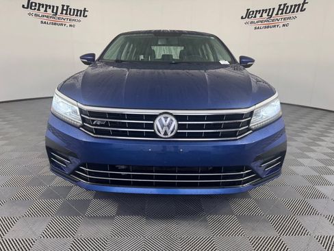 Used 2017 Volkswagen Passat 1.8T R-Line w/ R-Line Lighting Package FWD image 5