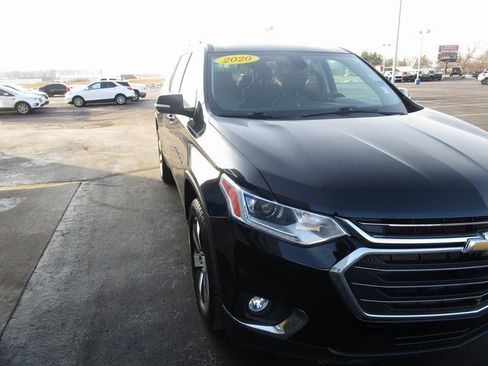 Used 2020 Chevrolet Traverse LT w/ LT Premium Package image 7