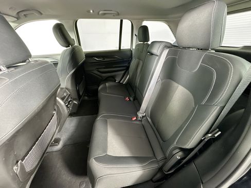 Used 2023 Jeep Grand Cherokee Laredo image 22