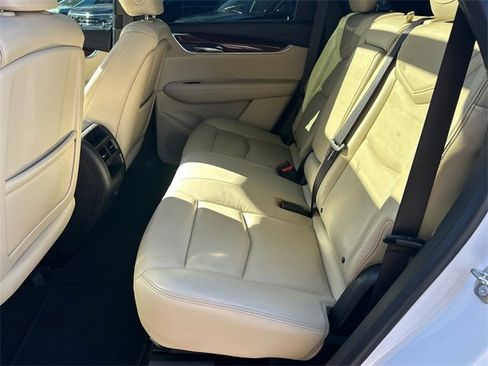 Used 2017 Cadillac XT5 Premium Luxury image 21