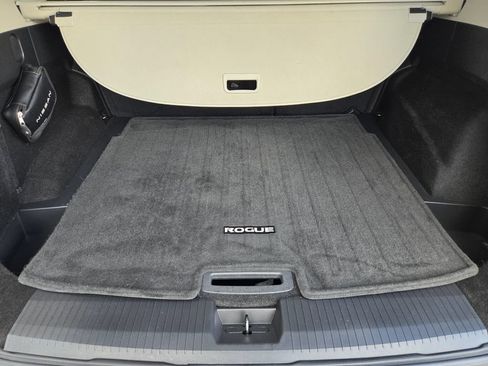 Used 2023 Nissan Rogue SV FWD image 21