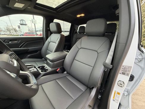 New 2026 GMC Canyon Elevation w/ Convenience Package image 11