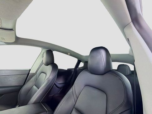 Used 2021 Tesla Model Y Long Range image 16