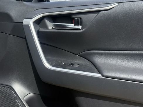 Used 2019 Toyota RAV4 XLE FWD image 28