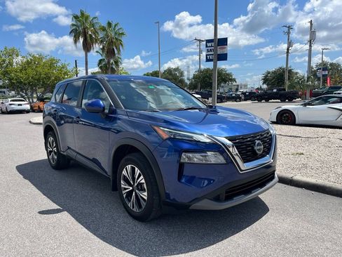 Used 2023 Nissan Rogue SV FWD image 3